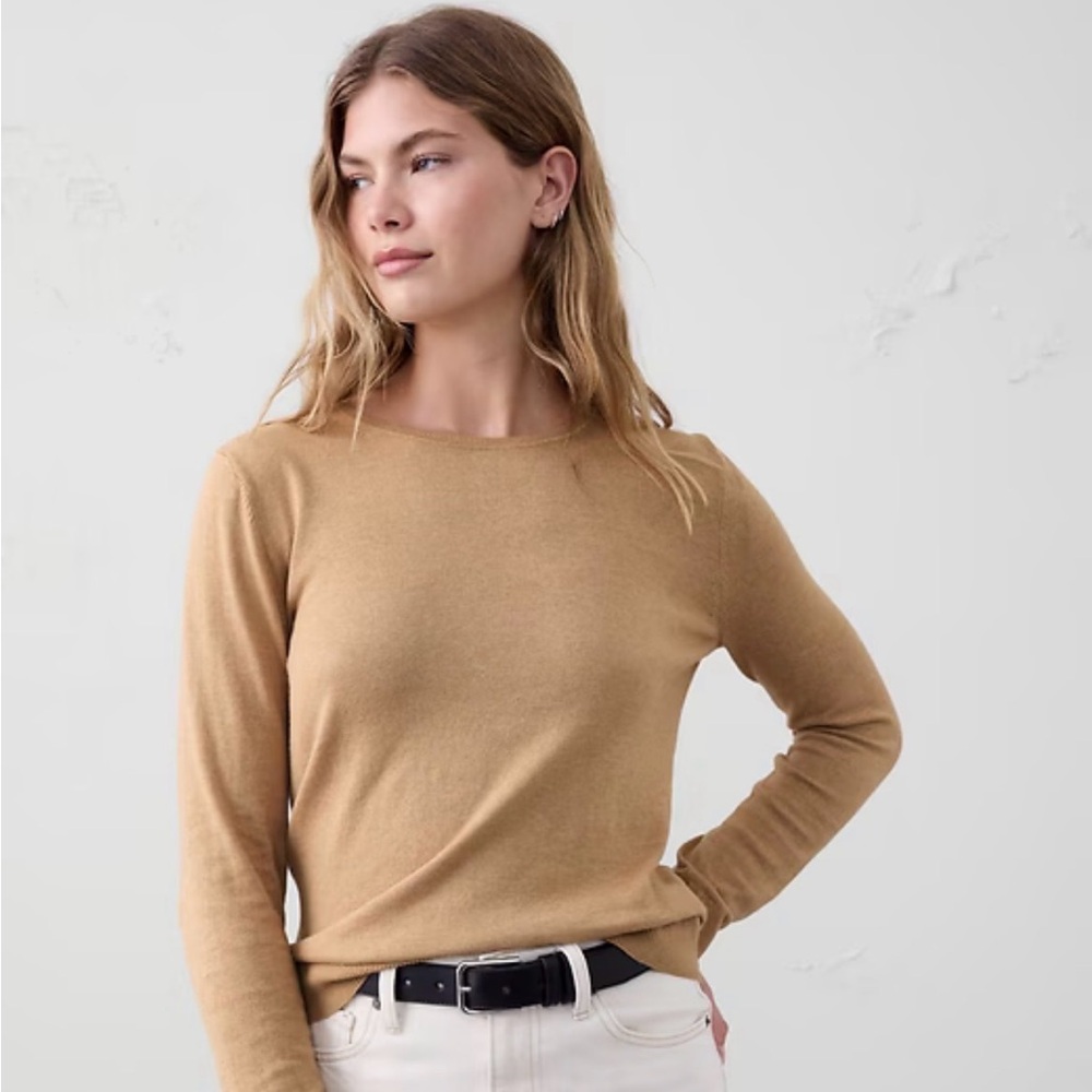 Banana Republic Tan Forever Long Sleeve Crew